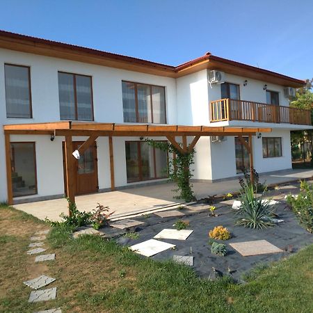 Pensiunea Paradiso Sarinasuf Екстериор снимка
