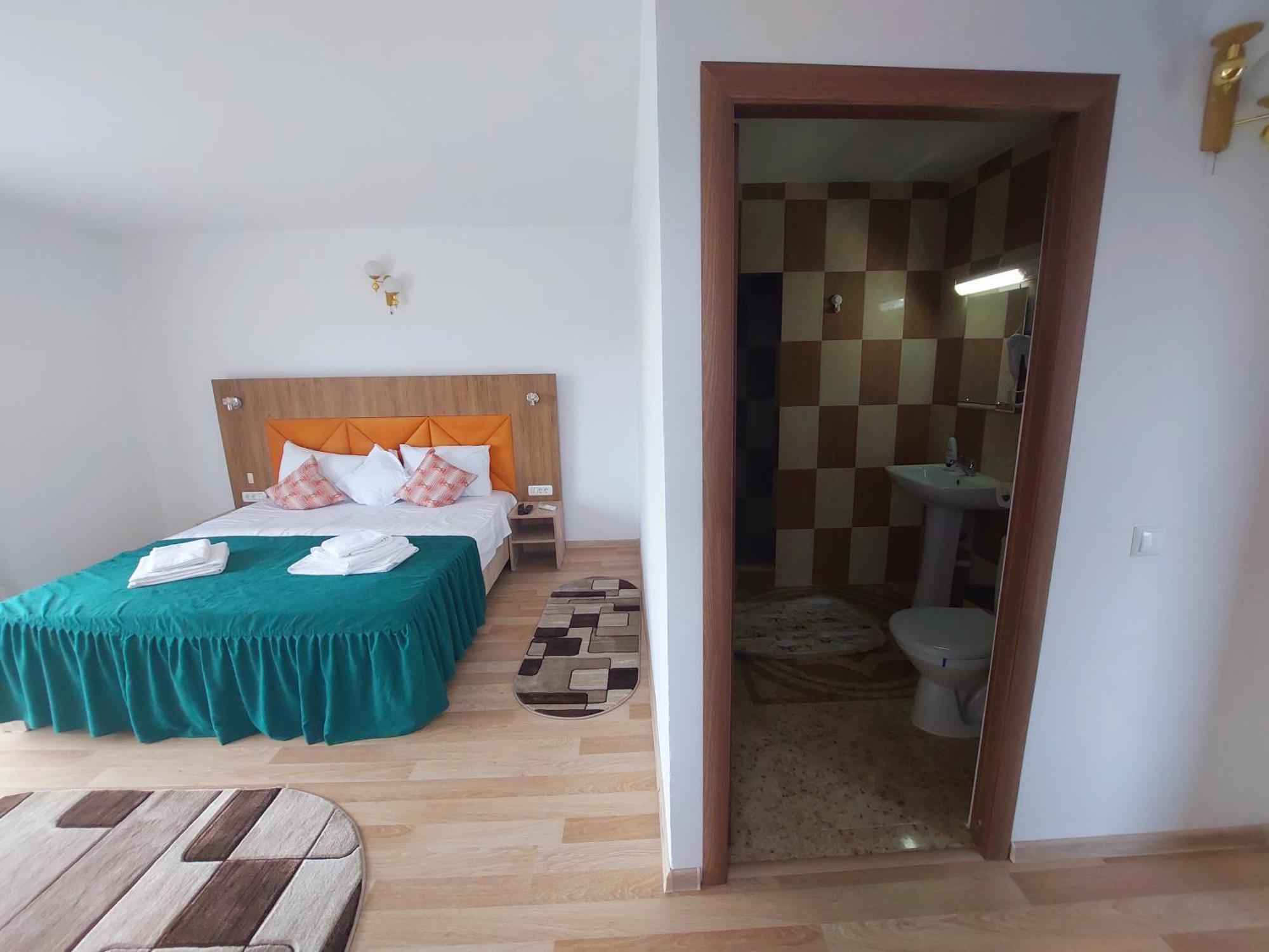 Pensiunea Paradiso Sarinasuf Екстериор снимка